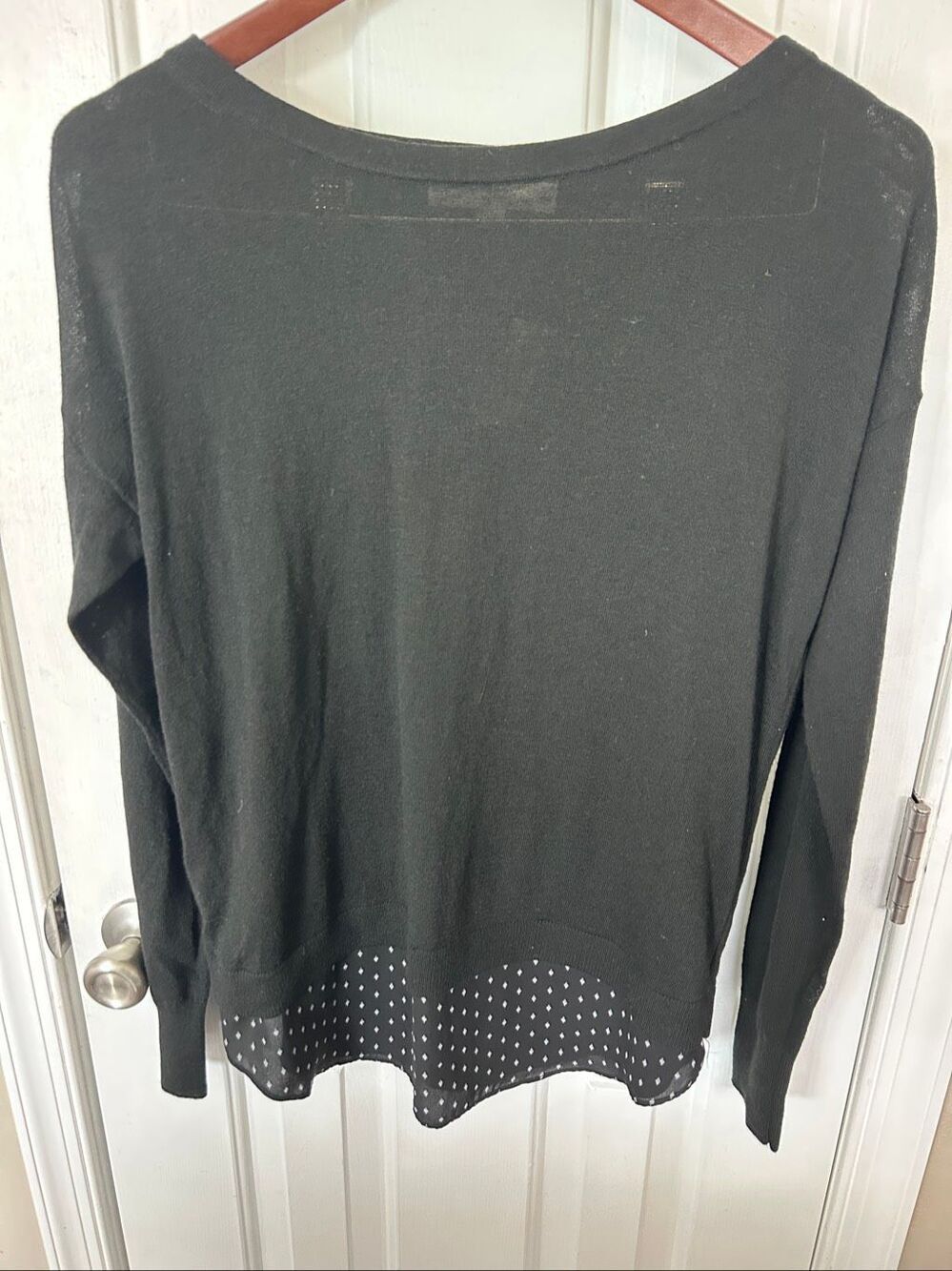 Loft Sweater Blouse women's Size XS Knit Black W/ Back Slit Long Sleeve Crew Nec